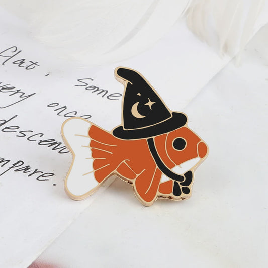 Grappige Vis Broche met Tovenaarshoed - Emaille Speld voor Dames, Heren & Kinderen