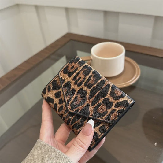 Stijlvolle Leopard Print Clutch Tas met Kaarthouder - Dames Portemonnee met Magneetsluiting