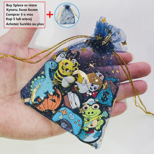 Grappige Schoendecoraties voor Crocs: Charms met Frisse Designs