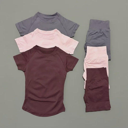 Seamless Sportset Dames: Yoga Top met Korte Mouw & Fitness Shorts