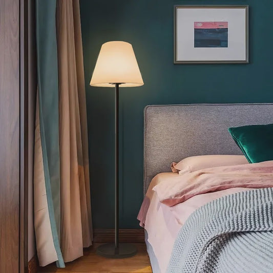 Nordic Minimalistische Staande Lamp met Solar Energie - Sfeervolle Verlichting voor Woonkamer & Slaapkamer