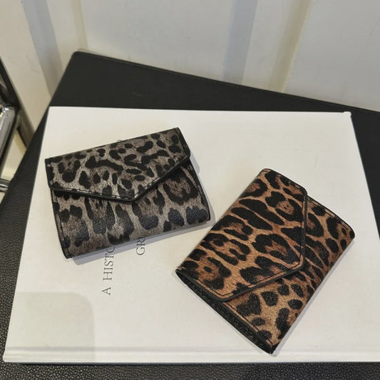Stijlvolle Leopard Print Clutch Tas met Kaarthouder - Dames Portemonnee met Magneetsluiting