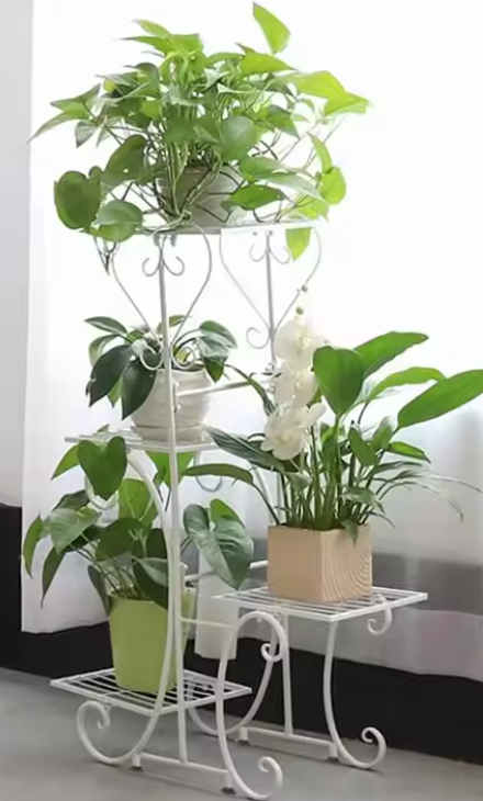 Metalen Plantenstandaard met 4 Lagen – Voor Binnen & Buiten, Sterk en Ruimtebesparend