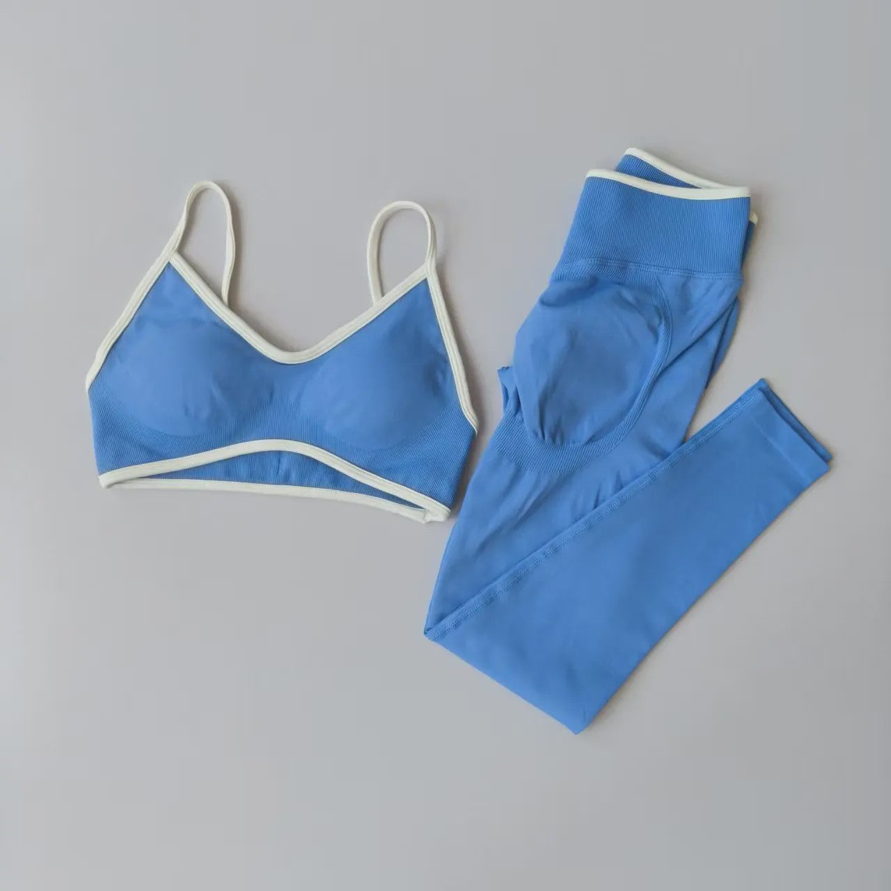 Naadloze 2-delige Sport Set: Leggings met Hoge Taille & Strappy Sport BH voor Fitness en Gym