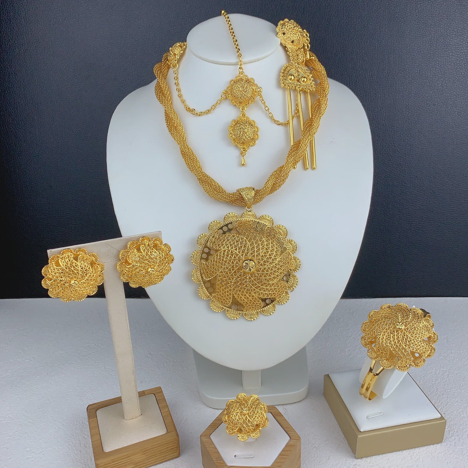 Gouden Sieraden Set Dames 24k Verguld - Afrikaans/Indisch Design met Grote Hanger - Bruiloft & Cadeau