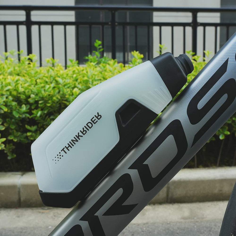 ThinkRider Aerodynamische Fietsbidon 650ml met Framehouder - Lichtgewicht & Snel Drinken
