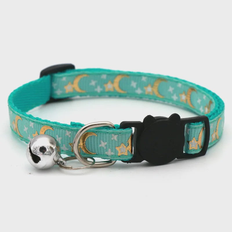 Verstelbare Kattenhalsband met Bel en Sterren/Maan Print - Veilig & Stijlvol