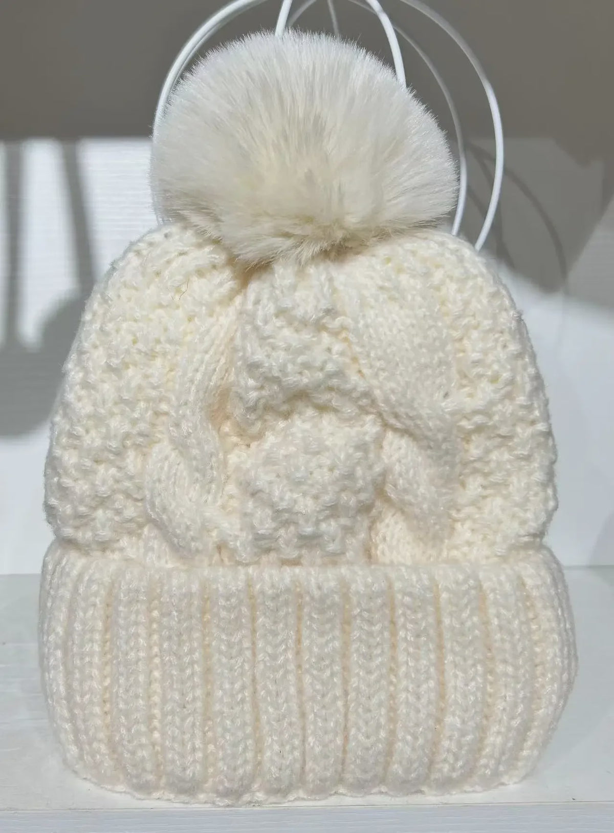 Warme Gebreide Wintermuts met Pluche Pompom - Stijlvol & Veelzijdig