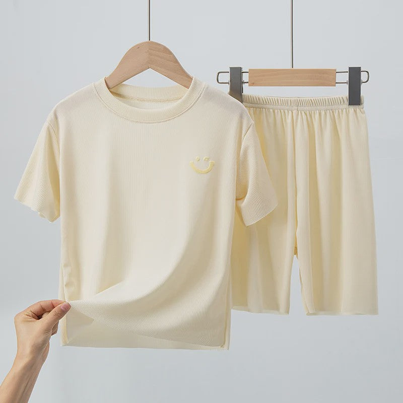 Zomerse Kinder Pyjama Set: Kort Broekje & T-shirt van IJskoud Zijde - Jongens & Meisjes