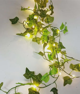 Decoratieve Slanke Lichtjes met Kunstrank en Groene Bladeren - Batterijgevoed