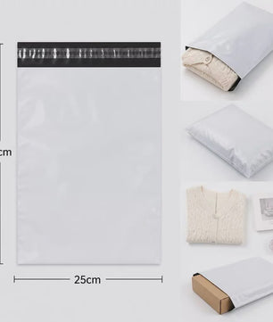50x Witte Verzendzakken - Sterk Polyethyleen, Zelfklevend, Waterdicht - Ideaal voor Post en Koeriers