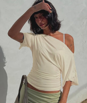 Zomerse One Shoulder Top met Korte Mouwen - Stijlvol en Sexy