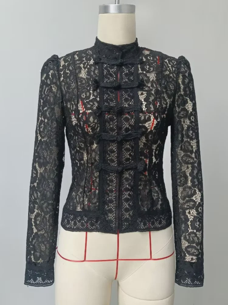Elegante Witte Kant Blouse met Lange Mouwen en Uitgesneden Details - Dames