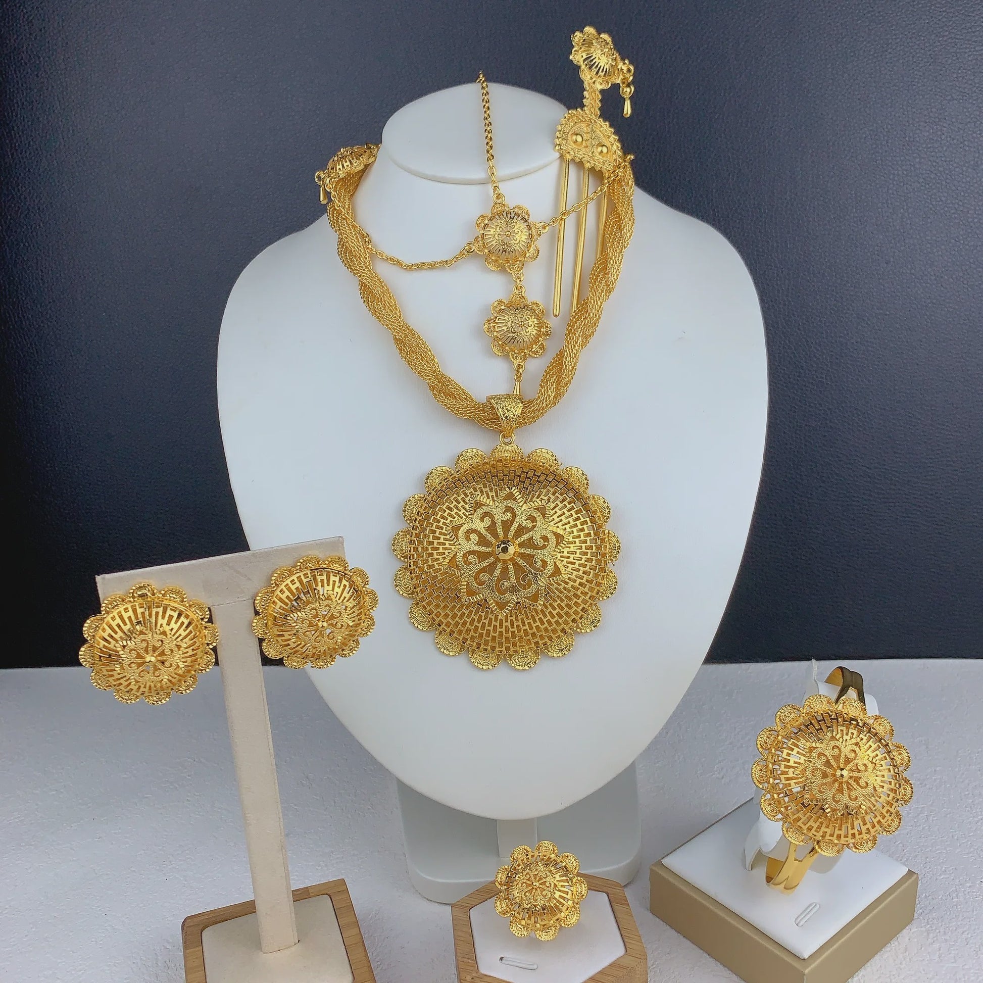 Gouden Sieraden Set Dames 24k Verguld - Afrikaans/Indisch Design met Grote Hanger - Bruiloft & Cadeau