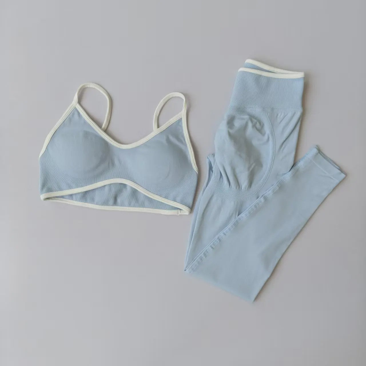 Naadloze 2-delige Sport Set: Leggings met Hoge Taille & Strappy Sport BH voor Fitness en Gym