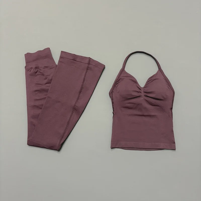 Dames Sportset: Seamless Strappy Top met Ruches & Butt Lifting Flare Leggings