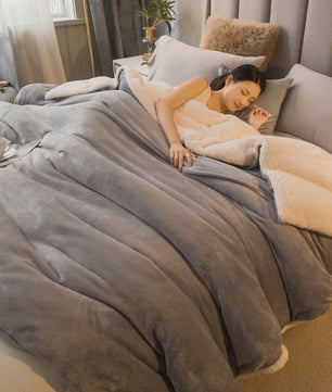 Luxe Dubbelzijdige Wol Pluche Deken - Warm & Comfortabel voor Bed, Bank & Camping