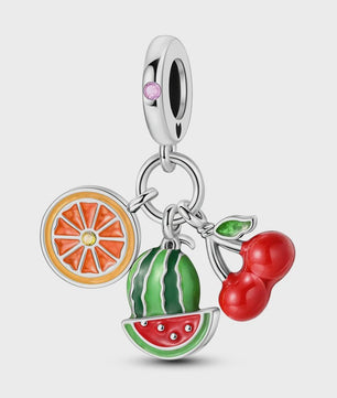 Zilverkleurige Fruit Bedels: Aardbei & Kers - Perfect voor DIY Armbanden