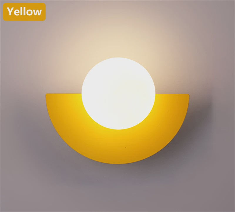Moderne Wandlamp met Bolvormige Lampenkap - LED Verlichting voor Slaapkamer & Corridor