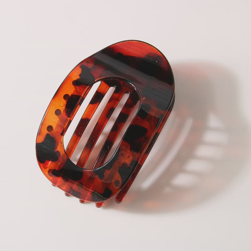 Chique Ovalen Haarklem met Luipaardprint - Stijlvolle Acryl Haarclip voor Dames