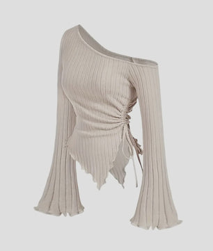 Dames Off-Shoulder T-shirt met Trompetmouwen en Asymmetrische Pasvorm
