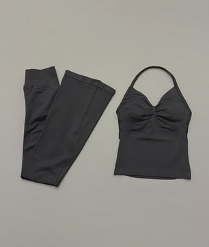 Dames Sportset: Seamless Strappy Top met Ruches & Butt Lifting Flare Leggings