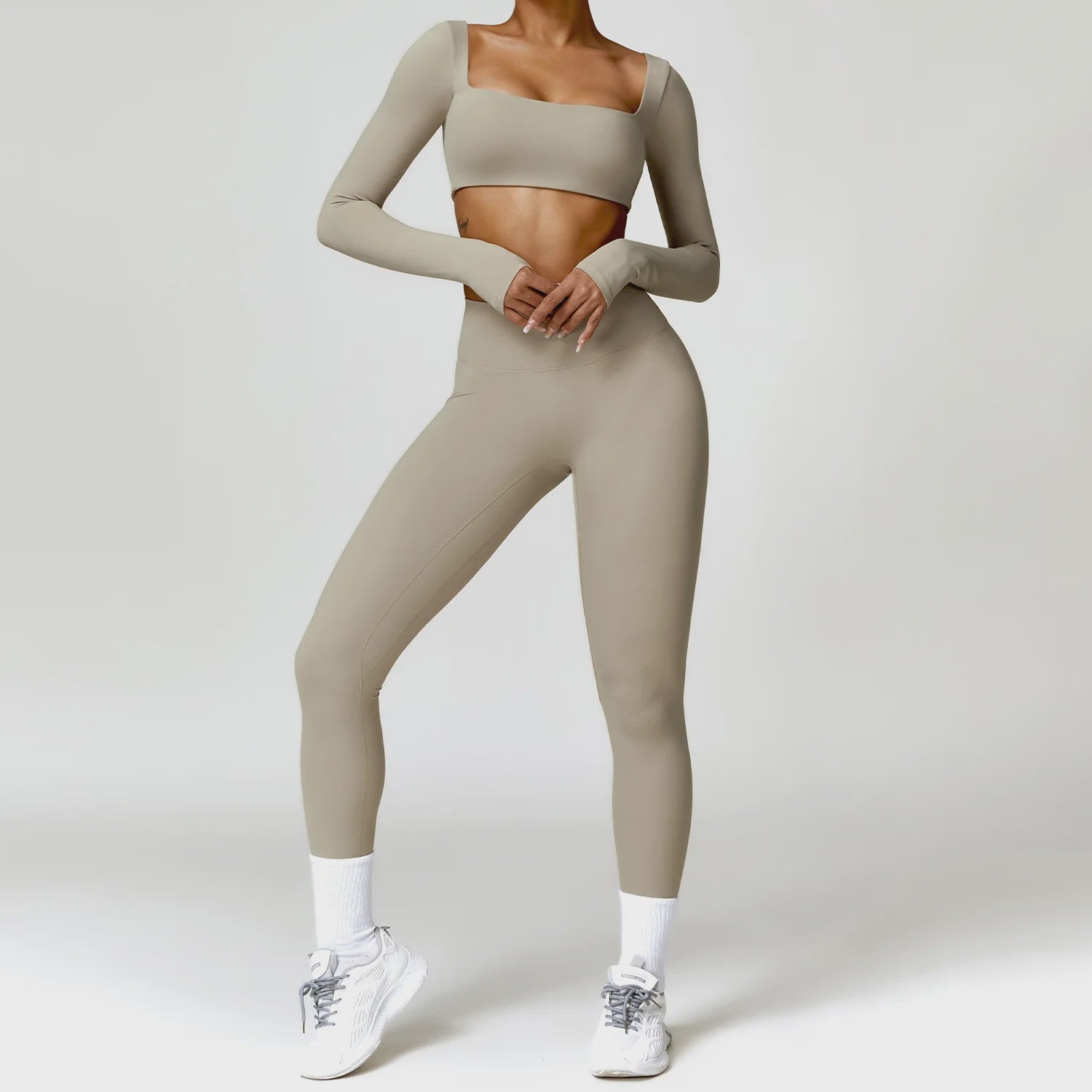 Dames Yoga Set 2-Delig: Sneldrogend Sportpak met Lange Mouwen Top en Hoge Taille Shorts