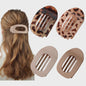 Chique Ovalen Haarklem met Luipaardprint - Stijlvolle Acryl Haarclip voor Dames