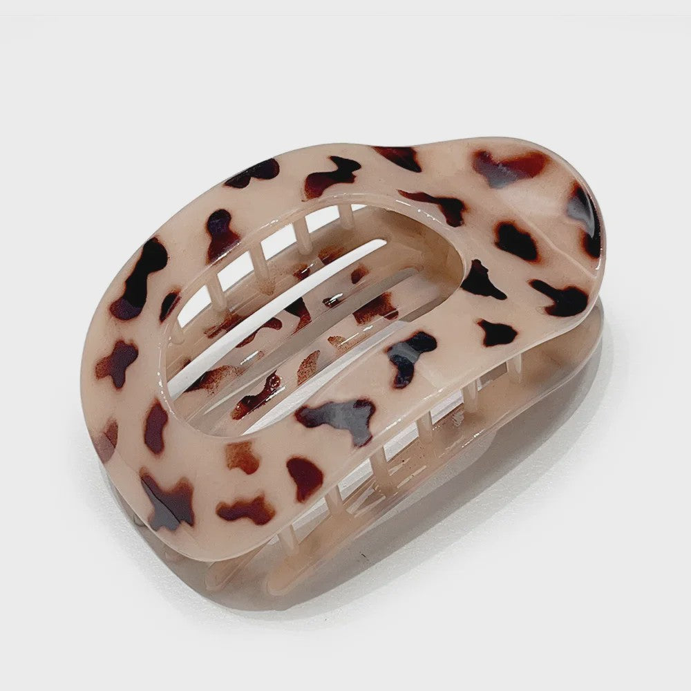 Moderne Ovalen Haarklem met Luipaardprint - Stijlvolle Acryl Haarclip voor Dames