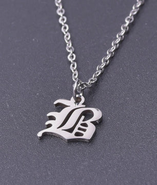 RVS Initiaal Ketting met Oude Engelse Letterhanger - 26 Letters, Perfect voor Hem, Haar of als Koppelkado