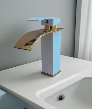 Moderne Waterval Kraan Zwart - RVS Wastafelkraan met Warm & Koud Water