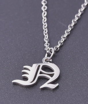 RVS Initiaal Ketting met Oude Engelse Letterhanger - 26 Letters, Perfect voor Hem, Haar of als Koppelkado
