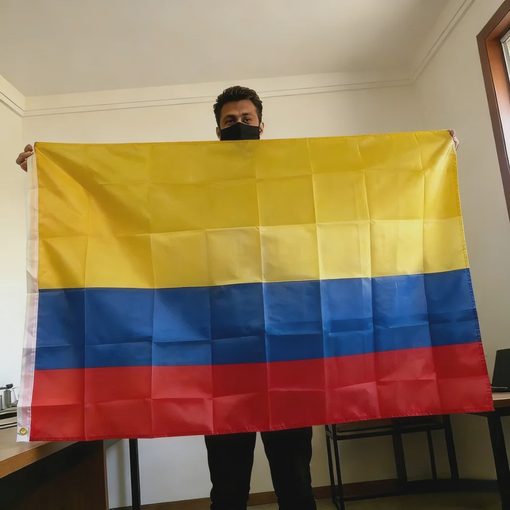 Colombiaanse Vlag 150x90cm - Duurzaam Polyester, Dubbel Gestikt voor Binnen en Buiten