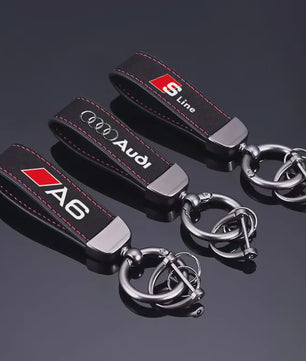 Luxe Audi Suede Sleutelhanger met Metalen Gesp - Stijlvolle Auto Accessoire