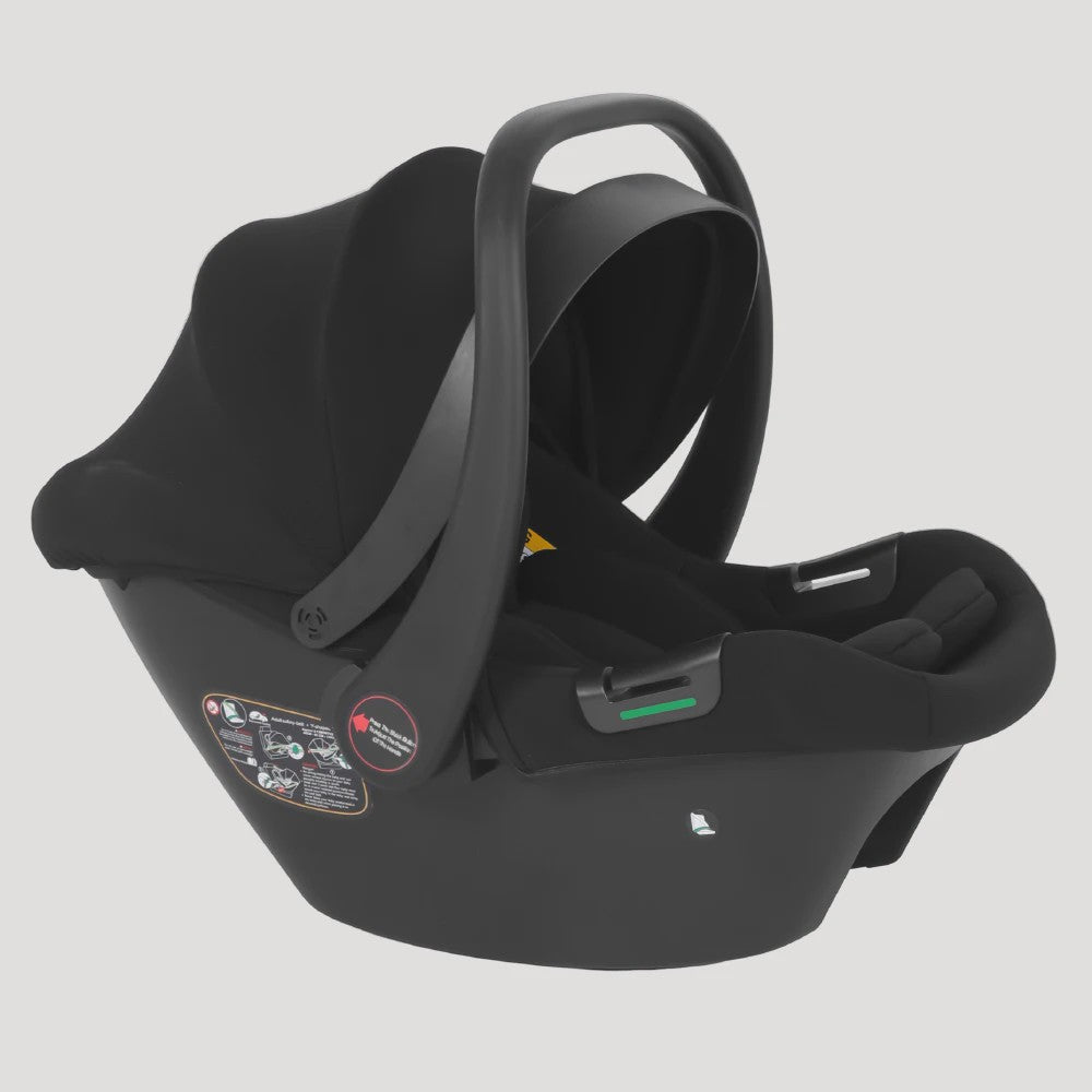 Babyvoyage Zwarte I-Size Babyautostoel met Isofix Basis, UPF45+ Zonbescherming en Ademend Mesh