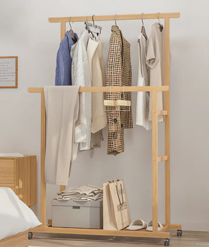 Dubbele Bamboe Kledingrek op Wielen met Opbergplanken - Stijlvolle Garderoberek
