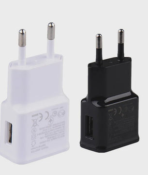 Universele Dual USB Reisadapter EU Stekker 5V - Laad Al Je Apparaten Snel Op