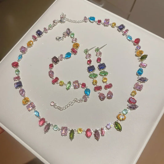 Luxe Goudkleurige Ketting met Kleurrijke Kristallen Zirkonia - Dames Sieraden