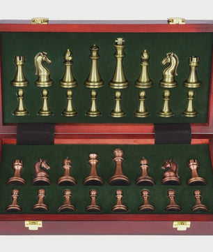 Luxe Metalen Schaakspel met Houten Koffer - Retro Design & Draagbaar