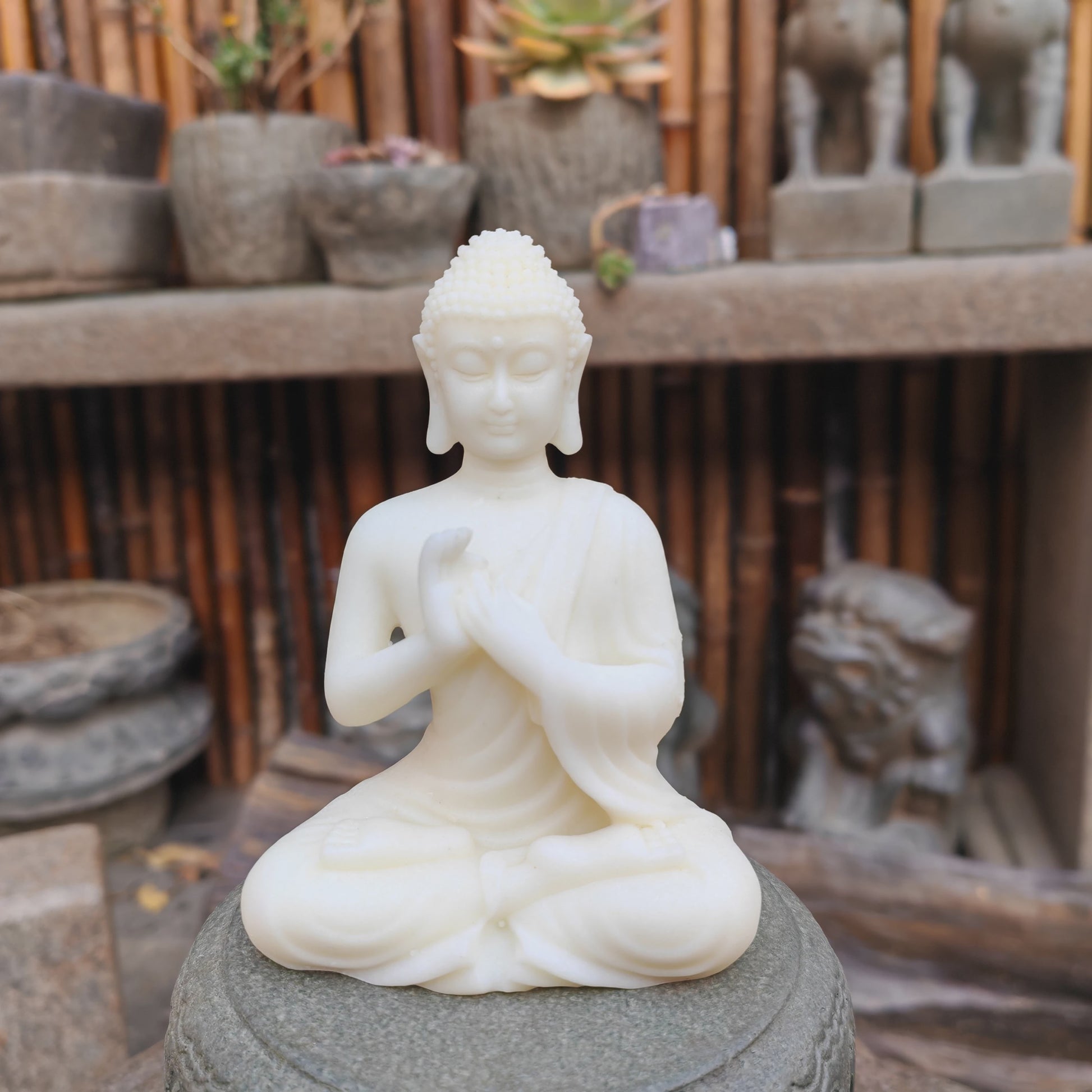 Sfeervolle Buddha Beeldje - Mediterende Boeddha Decoratie - Kunststeen