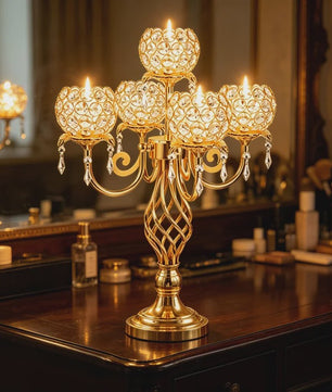 Gouden 5-armige Kristallen Kandelaar met Gedraaide Voet - Luxe Tafeldecoratie