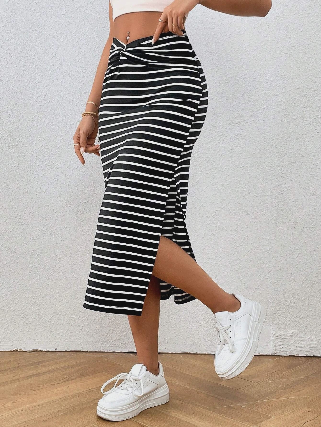 Dames Midi Rok met Streepjes, Knoopdetail en Split