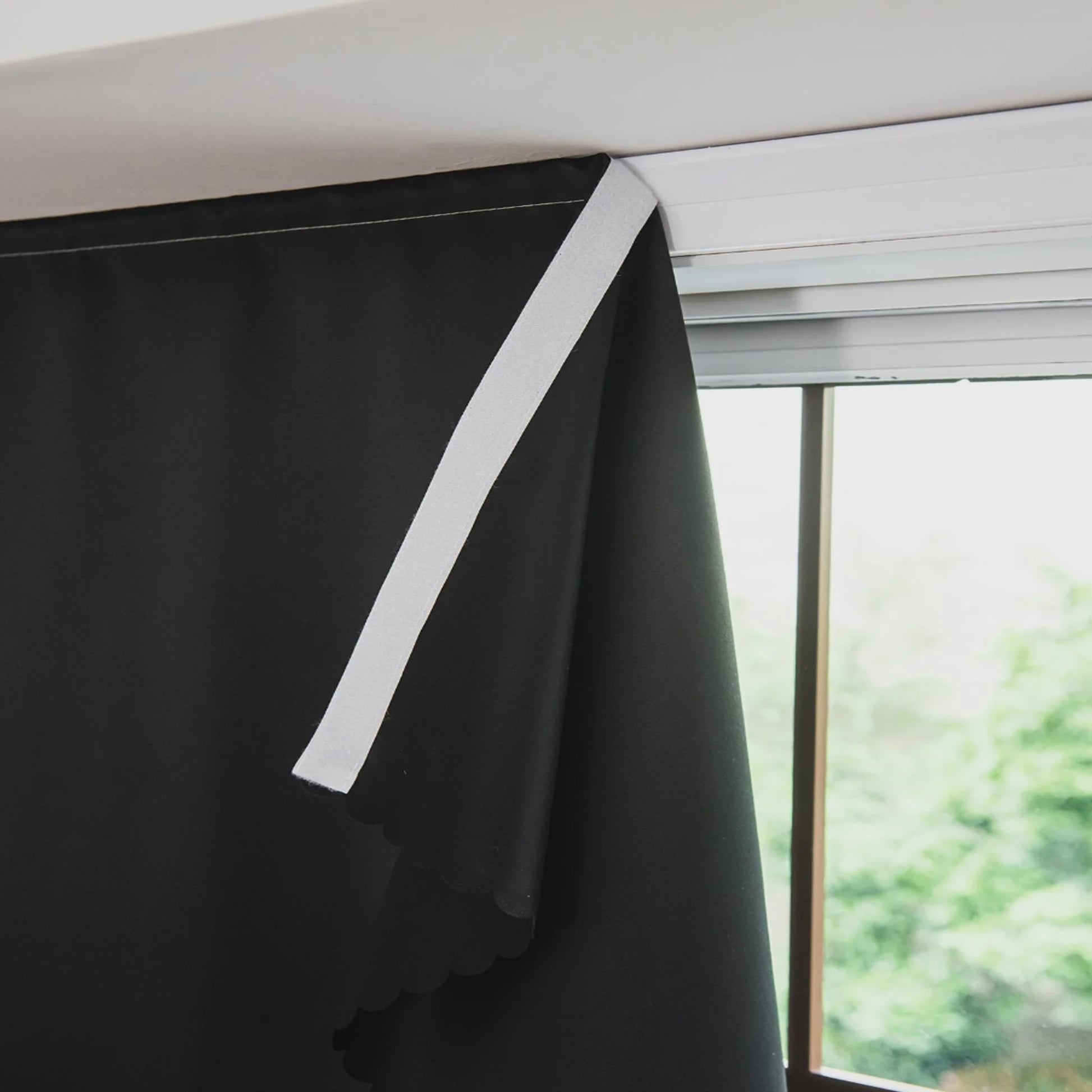 100% Verduisterende Gordijnen - Zelfklevend, Boorvrij - Wit - Sfeervolle Decoratie voor Slaapkamer & Keuken