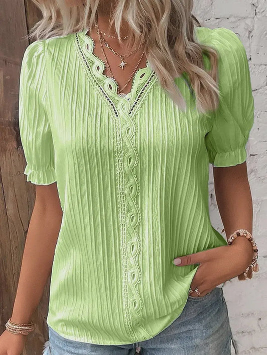 Zomerse Dames Blouse met V-hals en Kantdetails - Korte Mouwen