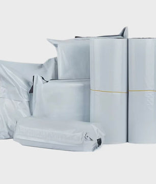 50x Witte Verzendzakken - Sterk Polyethyleen, Zelfklevend, Waterdicht - Ideaal voor Post en Koeriers