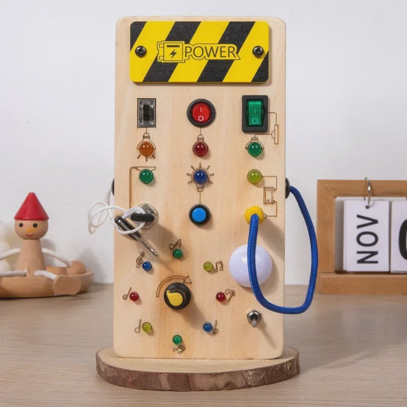 Houten Montessori Busy Board met LED Lichtjes en Schakelaars - Educatief Kinderspeelgoed voor Ontwikkeling en Reisplezier