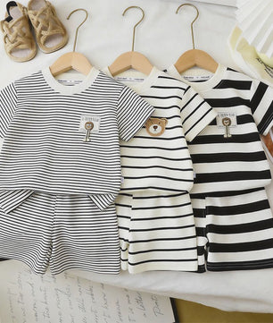 Zomerse Kinderkleding Set: Gestreept T-shirt met Korte Mouw en Short