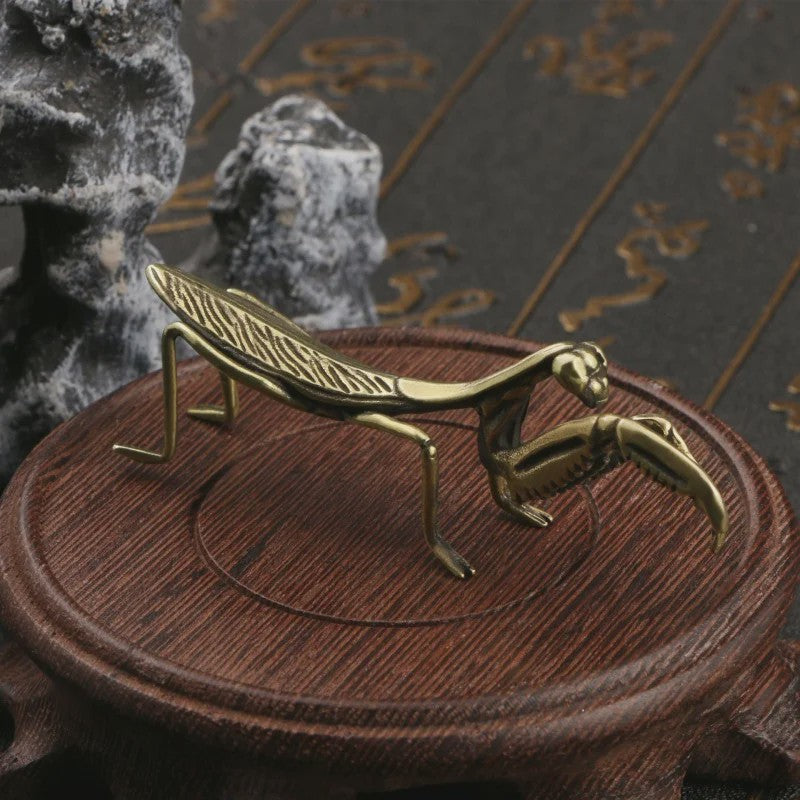 Antiek Messing Bidsprinkhaan Ornament - Miniatuur Insectbeeldje voor Bureau & Feng Shui