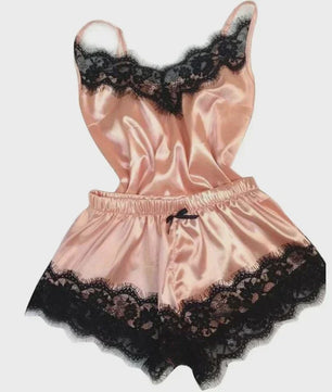 Zomer Nachtmode Set: Zijdezachte Cami Top & Shorts met Kant