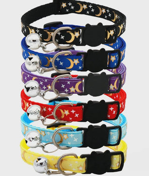 Verstelbare Kattenhalsband met Bel en Sterren/Maan Print - Veilig & Stijlvol